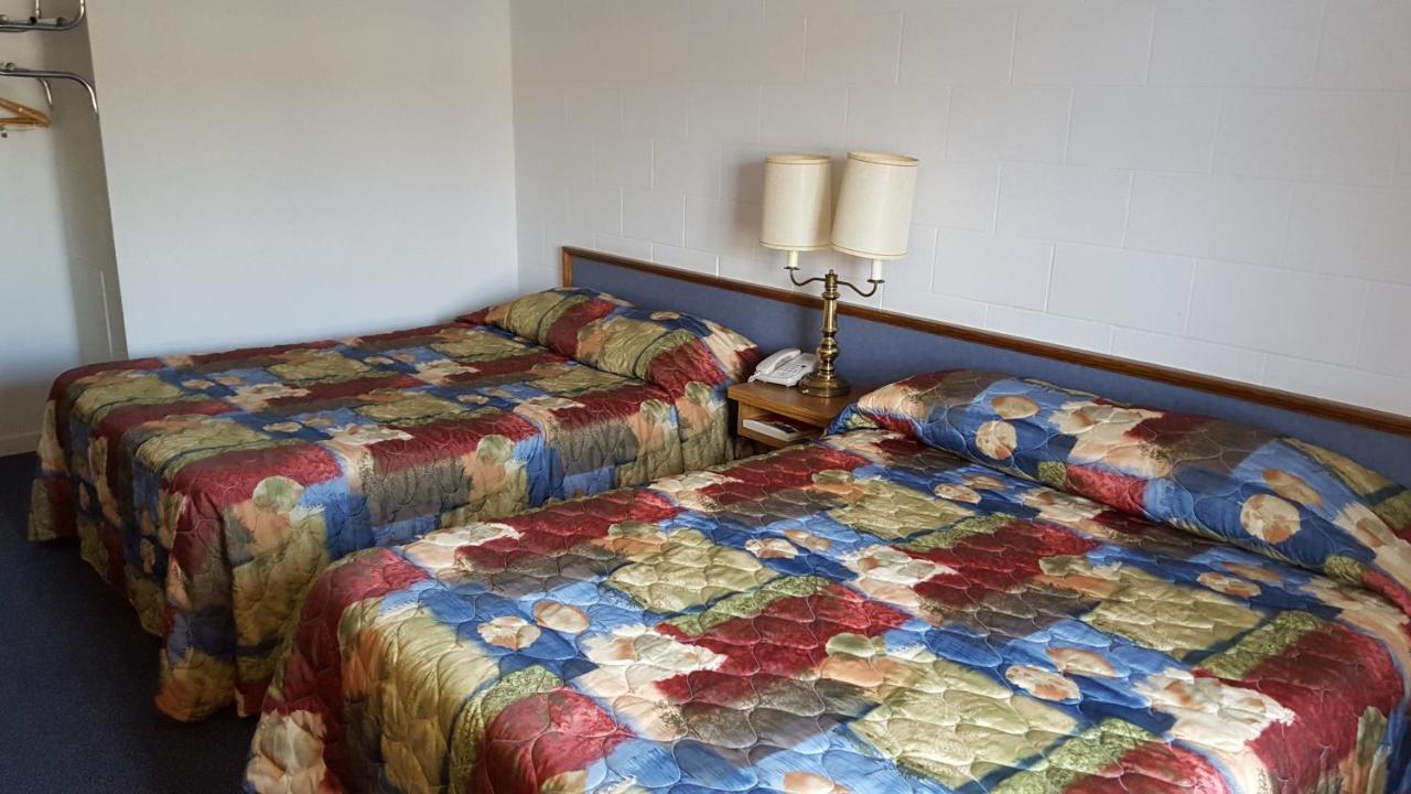 Guest Lodge Motel 迈诺特 外观 照片